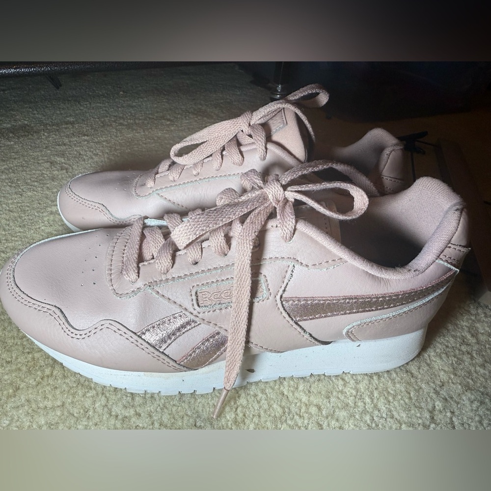 Reebok Rose Gold Sneakers Classic Athletic Shoes- size 8